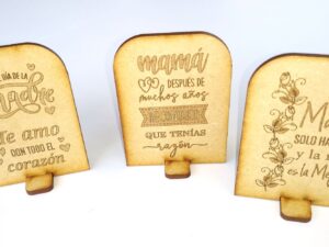 12 Mensajitos para mamá de 6x8cm.